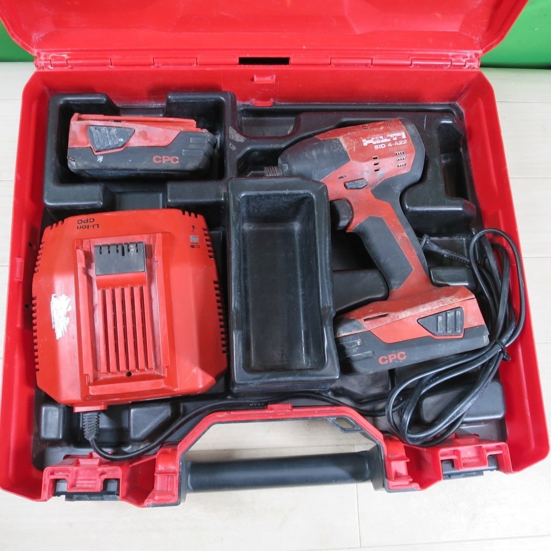 SID4 A22 HILTI Cordless Impact Driver 1 4 Hex 22V Battery Charger Set (1 of 8)