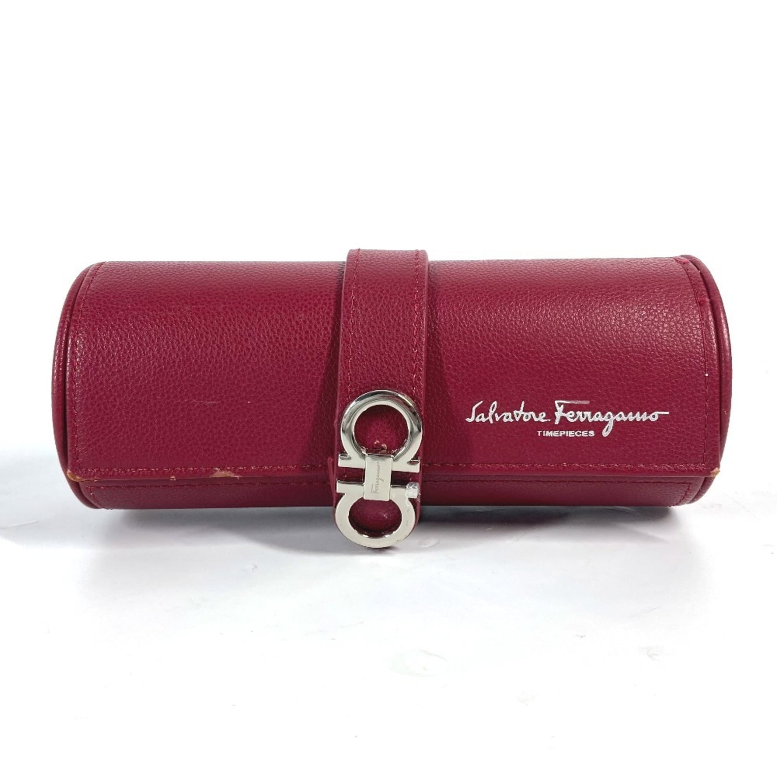 Ferragamo Leather Watch Case Salvatore: Ferragamo Leather Watch Case Salvatore Salvatore Ferragamo Leather Watch Case in Red. This luxurious leather watch case features a bold red color and measures 80mm x 200mm. Made from high-quality leat