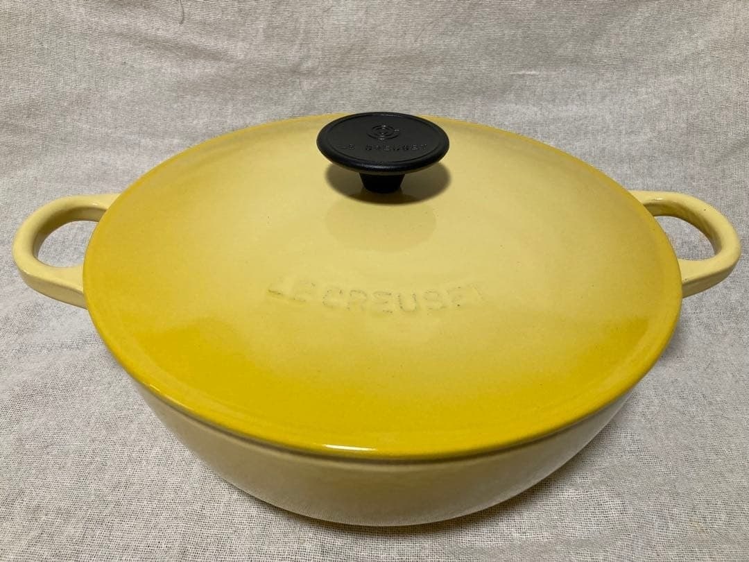 Le Creuset Double Handle Marmite Round 9.4in Yellow Soleil Cast Iron Unused: Le Creuset Double Handle Marmite Round 9.4in Yellow Soleil Cast Iron Unused Item Specifics: Stove Type Compatibility: Gas Induction Brand: Le Creuset Type: Casserole Shape: Round Original/Licensed