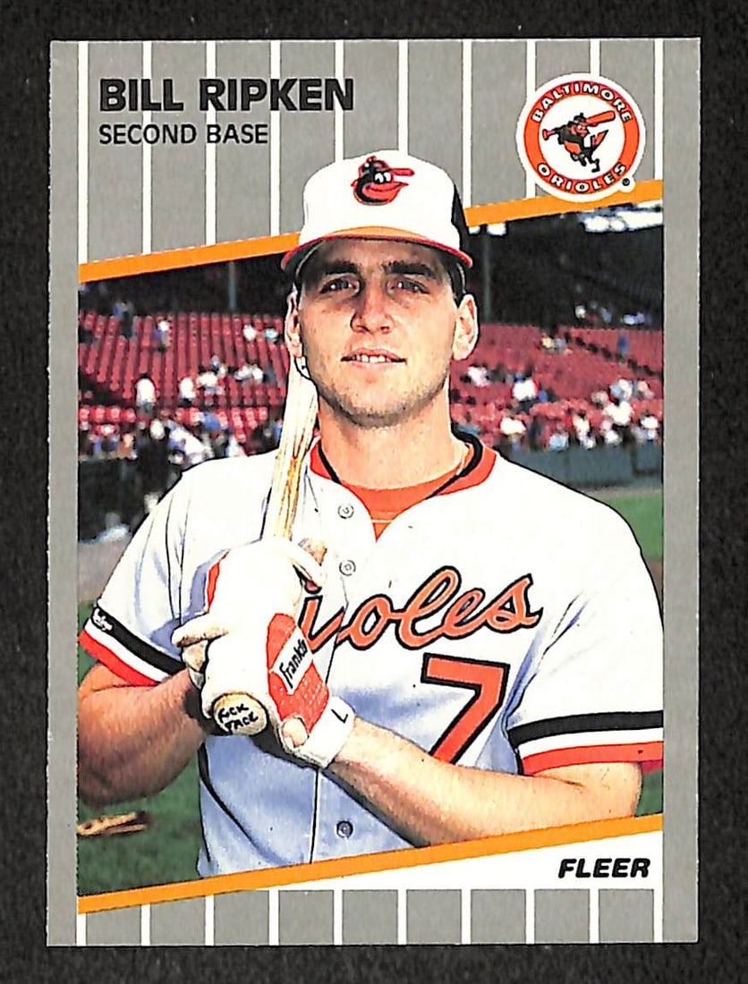 Billy Ripken Baltimore Orioles 1988 Fleer F Face Error Card Nr/ Mt 210524: Billy Ripken Baltimore Orioles 1988 Fleer F Face Error Card Nr/ Mt 210524 Billy Ripken's Baltimore Orioles card features an F Face Error, making it a unique and intriguing collectible. This 1988 Fleer