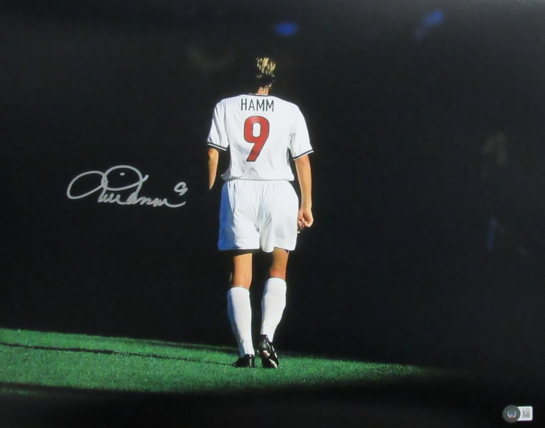 Mia Hamm US Women's Soccer Signed/ Autographed 16x20 Photo Beckett 187267: Mia Hamm US Women's Soccer Signed/ Autographed 16x20 Photo Beckett 187267 Item Specifics: Autograph Authentication: Beckett Authentication Services (BAS) Original/Reprint: Original Product: Photo Spor