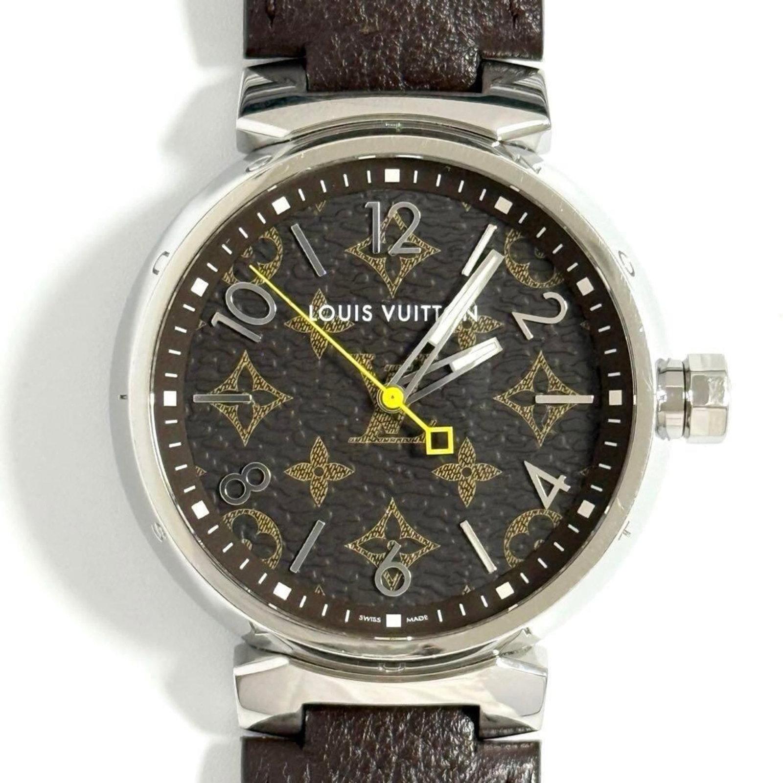 Louis Vuitton Wristwatch: Louis Vuitton Wristwatch Stainless steel case and band, the Louis Vuitton wristwatch boasts a sleek design. With its quartz movement and 39mm diameter, it's a stylish accessory for wrists sized 16cm-1