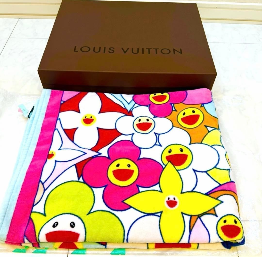 Rare Large Takashi Murakami Cosmic Louis Vuitton Beach Towel Archive: Rare Large Takashi Murakami Cosmic Louis Vuitton Beach Towel Archive Item Specifics: Brand: Louis Vuitton Personalize: No Type: Beach Towel Size: 39 in x 59 in Color: Pink Softness: Soft Theme: Beach 