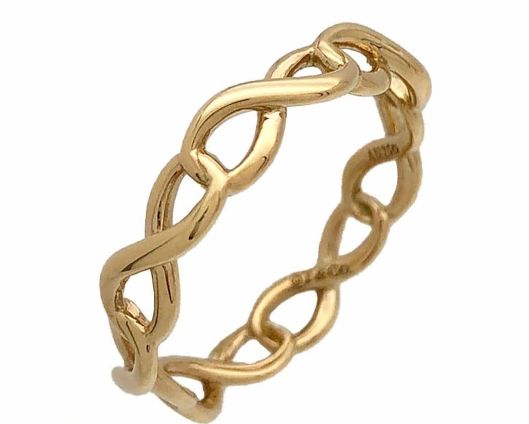 Tiffany & Co. 18k Yellow Gold Infinity Narrow Band Ring Size 5.5 EU50.5 Gift: Tiffany & Co. 18k Yellow Gold Infinity Narrow Band Ring Size 5.5 EU50.5 Gift Item Specifics: Antique: No Shape: Infinity Occasion: Anniversary Birthday Christening Christmas Engagement Graduation Moth