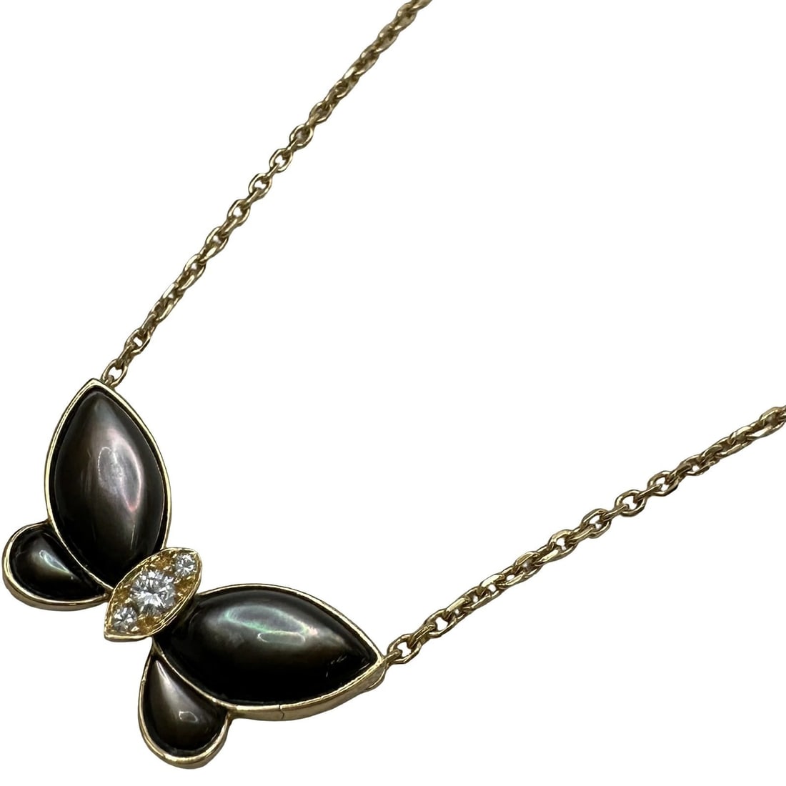 Vintage Van Cleef & Arpels Black MOP Diamond 18k Gold Butterfly Necklace Pendant: Vintage Van Cleef & Arpels Black MOP Diamond 18k Gold Butterfly Necklace Pendant Item Specifics: Pendant Shape: Butterfly Main Stone Creation: Natural Closure: Spring Ring Occasion: Anniversary Birthd