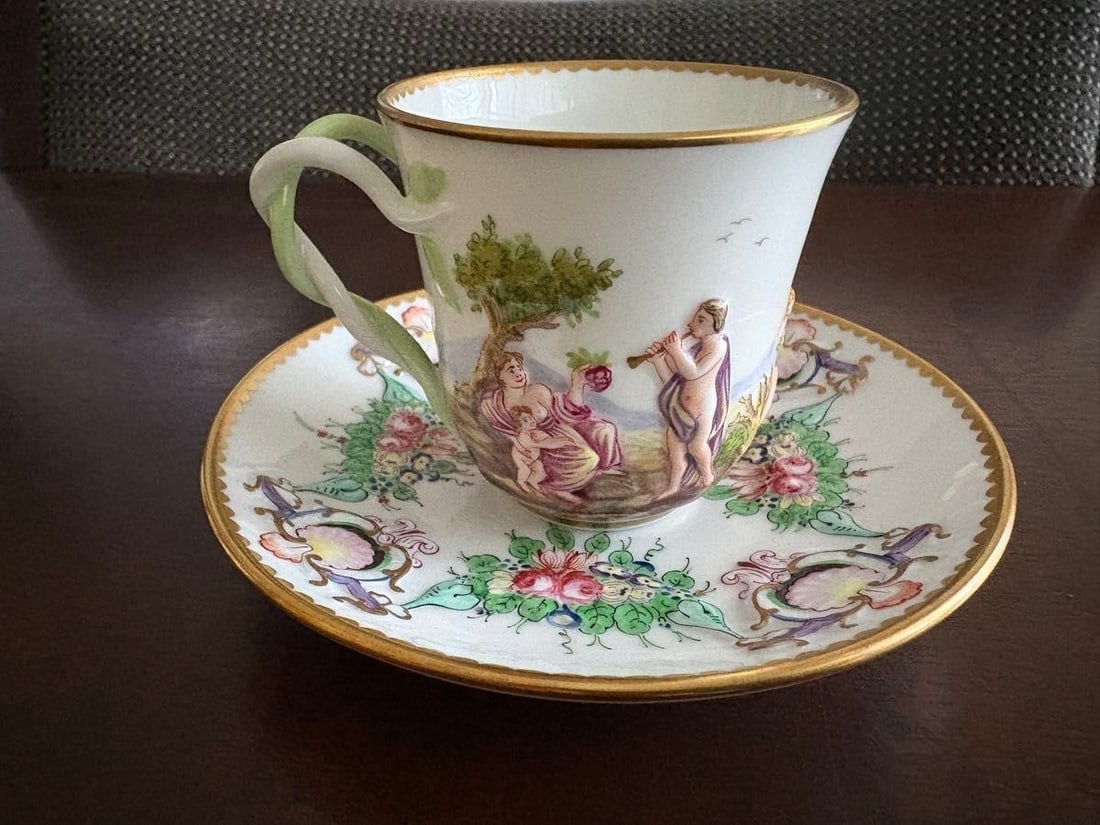 Richard Ginori Capodimonte Hand Painted Relief Porcelain Cup Saucer Set: Richard Ginori Capodimonte Hand Painted Relief Porcelain Cup Saucer Set Item Specifics: Origin: NA Number Of Items In Set: NA Shape: NA Signed By: NA Occasion: NA Keeps Cold For: NA Vintage: NA Keeps 