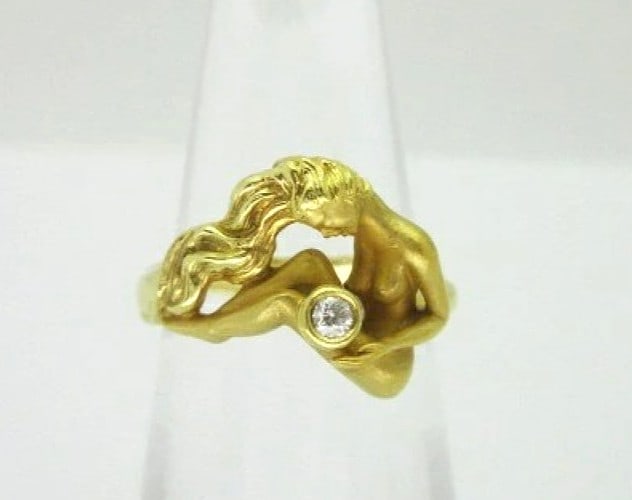 Carrera y Carrera Winged Fairy Goddess Diamond 18k Yellow Gold Ring US 4.5 EU 48: Carrera y Carrera Winged Fairy Goddess Diamond 18k Yellow Gold Ring US 4.5 EU 48 Item Specifics: Number Of Diamonds: 1 Shape: Fairy Occasion: Anniversary Birthday Christening Christmas Engagement