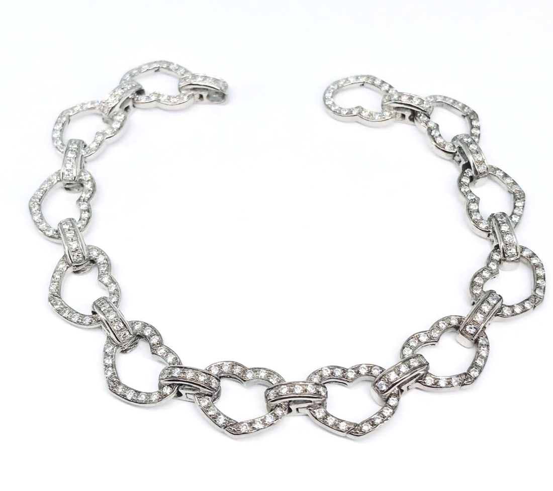 Heart Diamond Pave Open 18k White Gold Link Bracelet Large 24.4g Aaron Basha: Heart Diamond Pave Open 18k White Gold Link Bracelet Large 24.4g Aaron Basha Item Specifics: Antique: No Shape: Heart Closure: Lobster Occasion: Anniversary Birthday Christmas Engagement Graduation