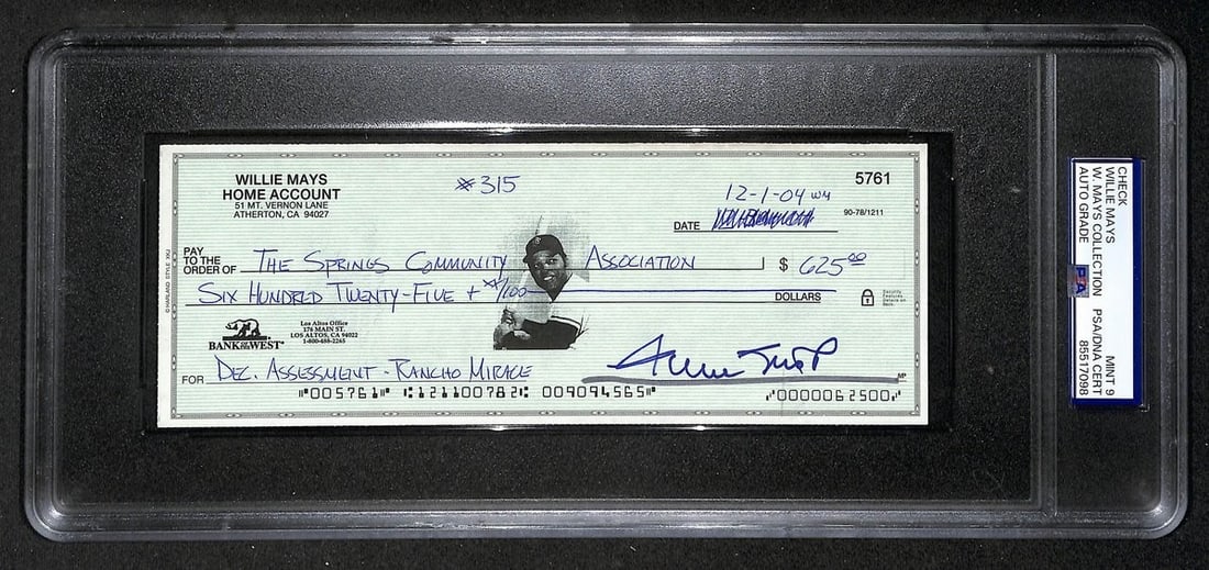 Mays Willie HOF 2004 Mint 9 Signed Bank Check Auto PSA DNA: Mays Willie HOF 2004 Mint 9 Signed Bank Check Auto PSA DNA Mint condition, the 2004 Willie Mays Bank Check Auto PSA DNA features an impressive mint 9 grade and a rare signed bank check auto. This uniq