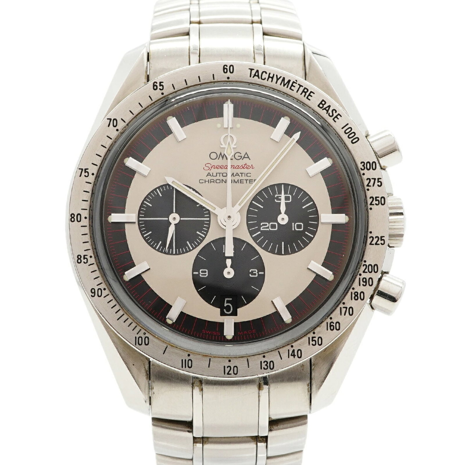 Omega Wristwatch: Omega Wristwatch Stainless steel band and black dial make for a sleek, timeless design. This self-winding automatic watch boasts a 41.8mm case diameter and measures 16cm in wrist size, suitable for