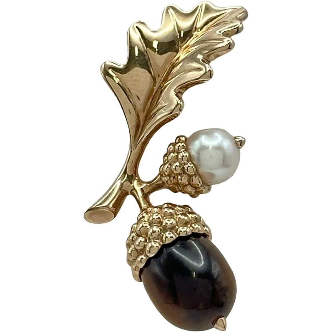 Mikimoto Acorn Pearl Tiger Eye 18k Gold Brooch Pin Jewelry Men Women Unisex: Mikimoto Acorn Pearl Tiger Eye 18k Gold Brooch Pin Jewelry Men Women Unisex Item Specifics: Shape: Acorn Occasion: Anniversary Birthday Christening Christmas Confirmation/Communion Engagement Graduati