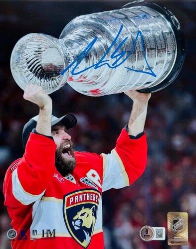 Ekblad Autographed Panthers 8x10 Photo Beckett Witness: Ekblad Autographed Panthers 8x10 Photo Beckett Witness Aaron Ekblad's sharpie signature across the front of this 8x10 photo adds a touch of authenticity to this Beckett Witness-graded Panthers