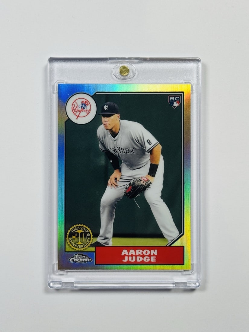 2017 TOPPS CHROME AARON JUDGE #87T-8 1987 ANNIVERSARY REFRACTOR ROOKIE: 2017 TOPPS CHROME AARON JUDGE #87T-8 1987 ANNIVERSARY REFRACTOR ROOKIE Standard League MLB card from the 2017 Topps Chrome set, featuring Aaron Judge's #87T-8 Refractor rookie card. This card boasts a