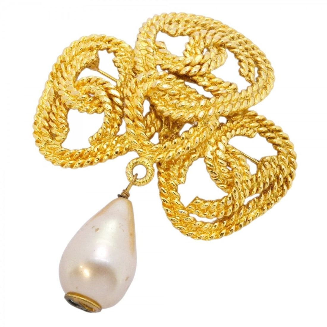 Vintage CHANEL 2 8 Coco Mark CC Faux Pearl Pin Brooch Gold Plated in Rare: Vintage CHANEL 2 8 Coco Mark CC Faux Pearl Pin Brooch Gold Plated in Rare Item Specifics: Brand: CHANEL Type: Brooch Color: Gold Base Metal: Gold Plated Main Stone Color: White Material: Metal Metal: 