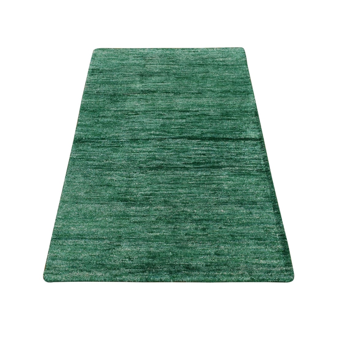 Solid Design Sample Mat Rug Green Hand Knotted Silk Sari 2'x3'1: Solid Design Sample Mat Rug Green Hand Knotted Silk Sari 2'x3'1 Solid Design Sample Mat Rug in Green Hand Knotted Silk Sari 2'x3'1. This beautiful, hand-knotted rug features a striking green color and