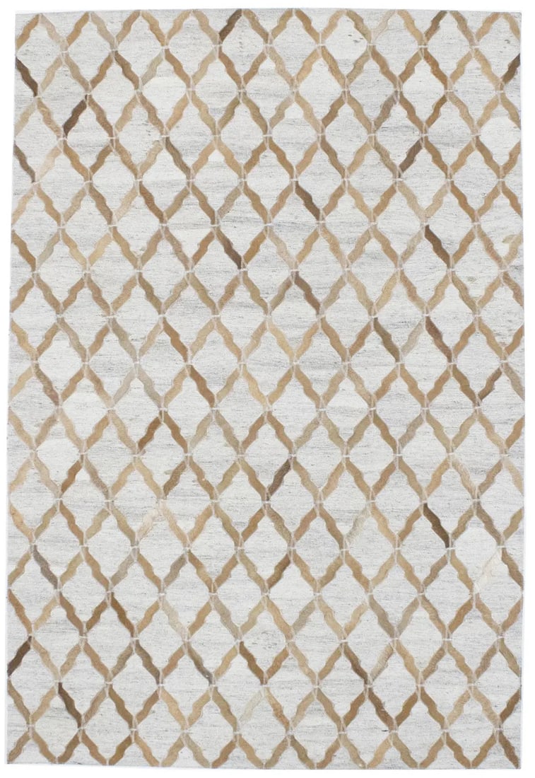 Modern Geometric Cowhide Patchwork Rug Leather Area Carpet Home Dcor 4X6 Ft Hand-Knotted: Modern Geometric Cowhide Patchwork Rug Leather Area Carpet Home Dcor 4X6 Ft Hand-Knotted The 4x6 ft Modern Geometric Cowhide Patchwork Rug is a unique and stylish addition to any room. Hand-knotted wi