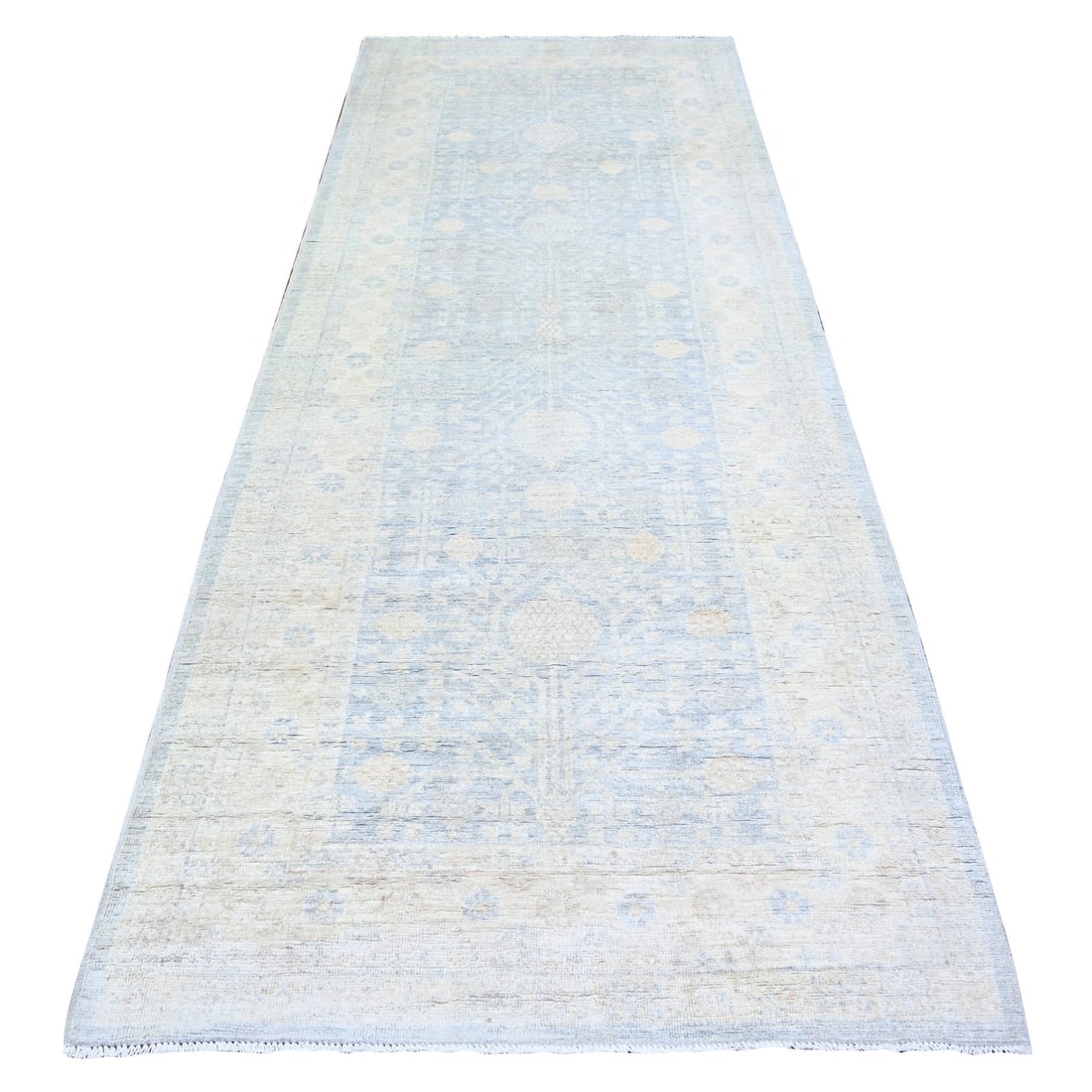 4'x10' Oxford Gray White Wash Pomegranate Wool Hand Knotted Oriental Rug: 4'x10' Oxford Gray White Wash Pomegranate Wool Hand Knotted Oriental Rug Oxford Gray White Wash Pomegranate Wool Hand Knotted Oriental Rug boasts a stunning 4'x10' size, perfectly suited for a spaciou