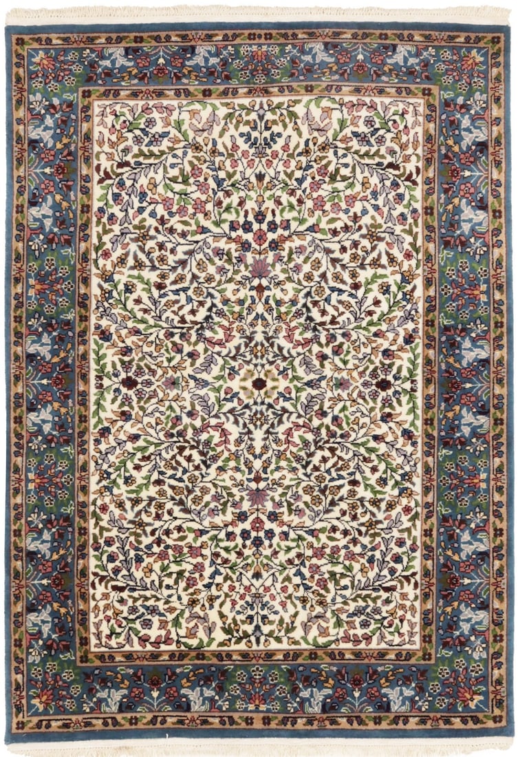 4X6 Hand-Knotted Cream Kirman Floral Rug Oriental Carpet Entrance Foyer Dcor Hand-Knotted: 4X6 Hand-Knotted Cream Kirman Floral Rug Oriental Carpet Entrance Foyer Dcor Hand-Knotted Hand-knotted in wool, this 4x6 cream-colored floral rug boasts a traditional design with a modern twist, featu