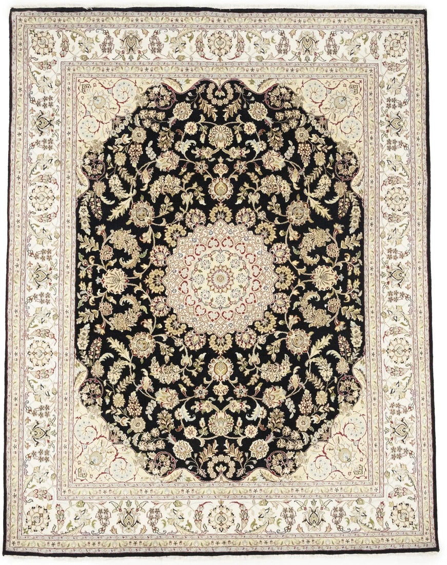 Indo-Nain Black Oriental Rug 8X10 Ft Floral Medallion Design Dining Room Decor Hand-Knotted: Indo-Nain Black Oriental Rug 8X10 Ft Floral Medallion Design Dining Room Decor Hand-Knotted Hand-knotted in wool and silk, this 8x10 ft Indo-Nain Black Oriental Rug boasts a stunning floral medallion 