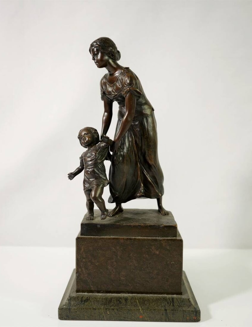 Paul Ludwig Kowalczewski Bronze Sculpture "Mother and Child" Signed 10in Tall: Paul Ludwig Kowalczewski Bronze Sculpture "Mother and Child" Signed 10in Tall Item Specifics: Unit Of Sale: Single Piece Artist: Paul Ludwig Kowalczewski Signed By: Paul Ludwig Kowalczewski Size: Medi