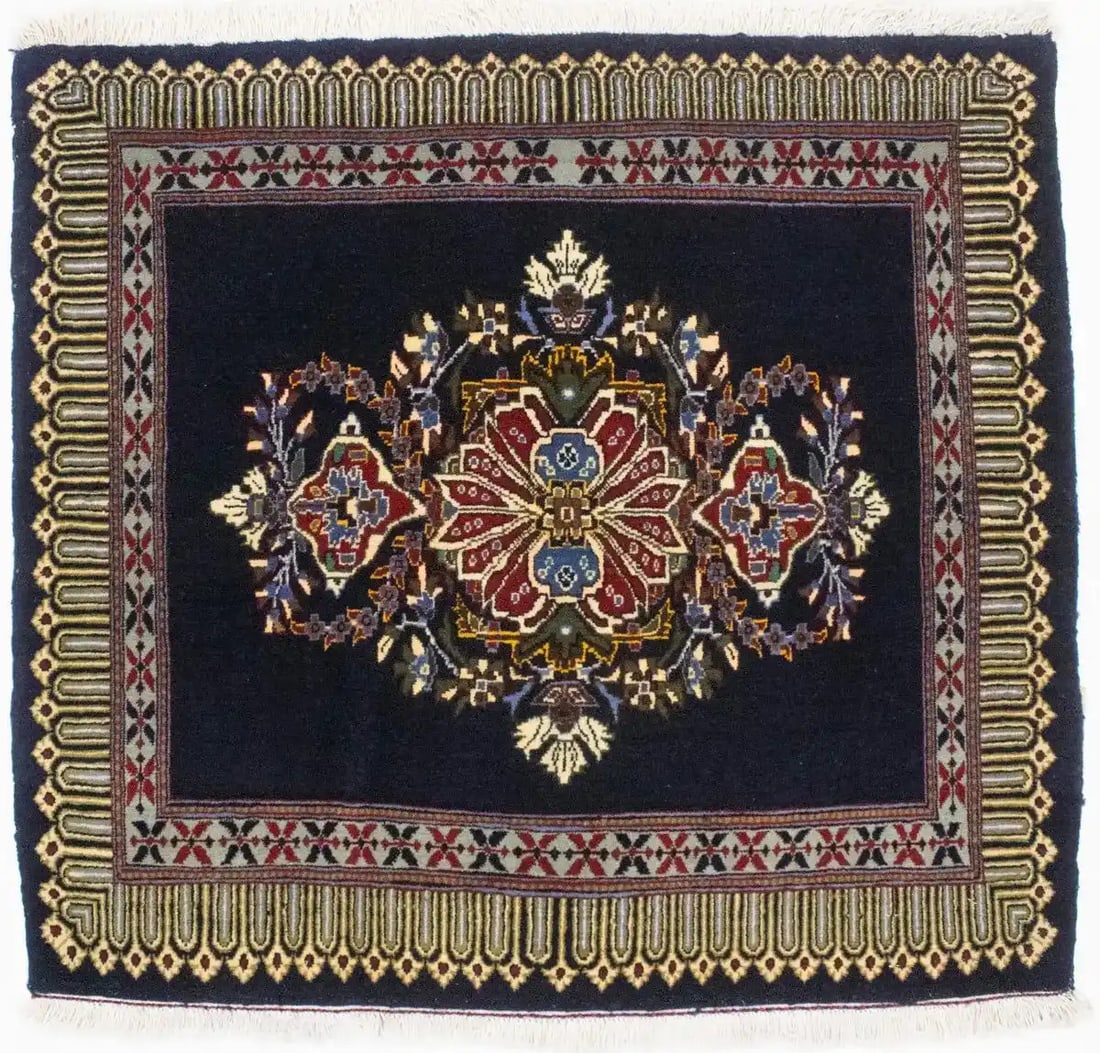 Handmade Vintage Area Rug Purple Navy Floral Design Small Square Carpet 3X3 Ft Hand-Knotted: Handmade Vintage Area Rug Purple Navy Floral Design Small Square Carpet 3X3 Ft Hand-Knotted Hand-knotted in wool, this 3x3 ft small square area rug boasts a vibrant vintage floral design in a rich pur