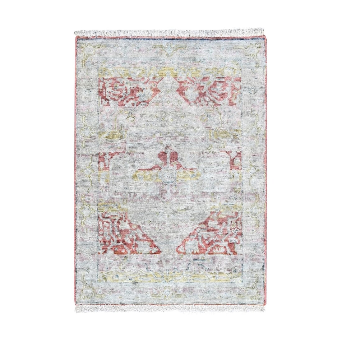 Ivory Red Ziegler Mahal Mat with Medallion Design Hand Knotted Wool: Ivory Red Ziegler Mahal Mat with Medallion Design Hand Knotted Wool The Ivory Red Ziegler Mahal Mat with Medallion Design Hand Knotted Wool boasts a stunning all-over regional design, featuring a rich