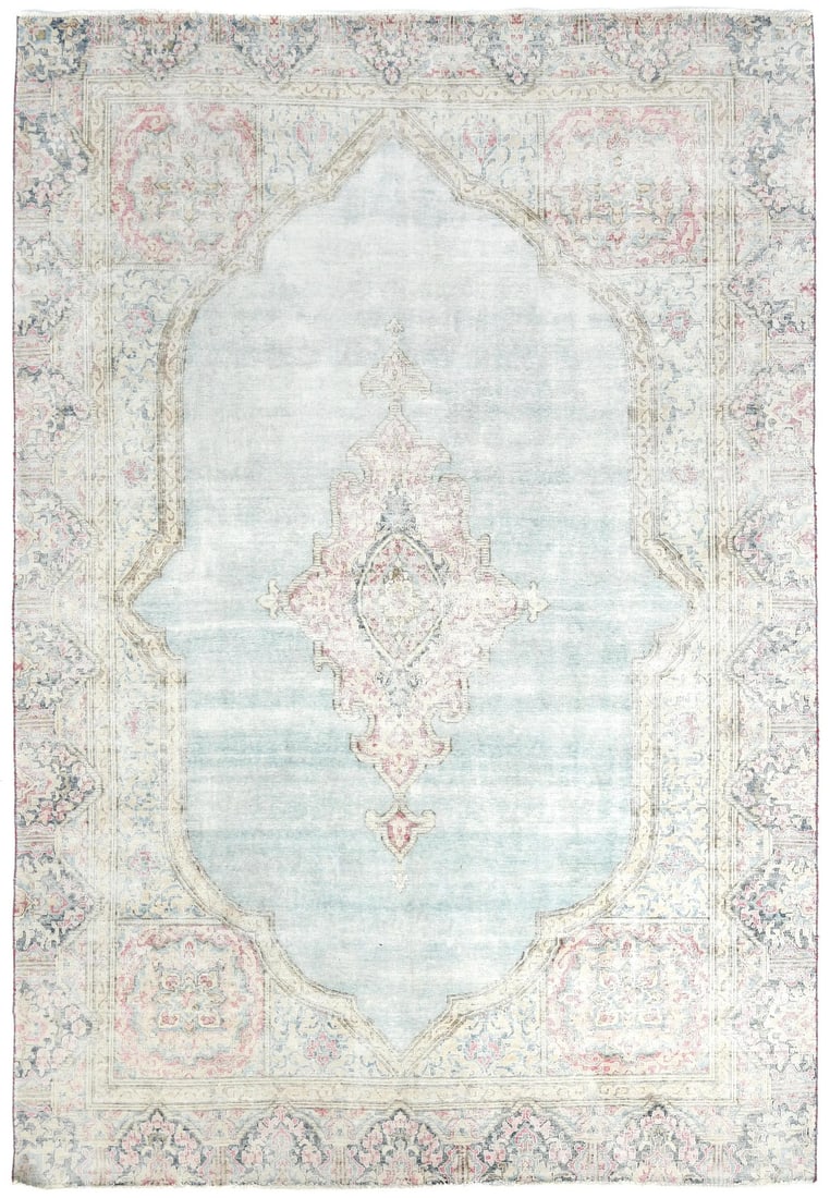 Handmade Muted Floral Distressed Oriental Rug 8X11 Ft Vintage Farmhouse Carpet Hand-Knotted: Handmade Muted Floral Distressed Oriental Rug 8X11 Ft Vintage Farmhouse Carpet Hand-Knotted Hand-knotted in wool, this 8x11 ft vintage farmhouse carpet boasts a beautiful, muted floral pattern in a ra