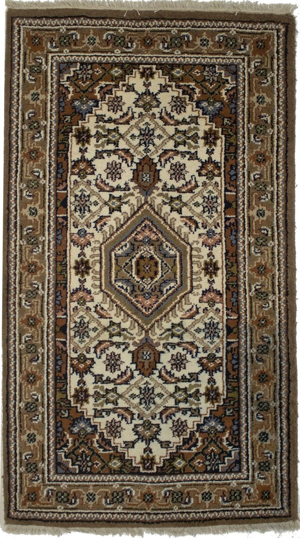 Handmade Indo-Bidjar Tribal Cream Floral Rug Oriental Foyer Decor Carpet 3X5 Ft Hand-Knotted: Handmade Indo-Bidjar Tribal Cream Floral Rug Oriental Foyer Decor Carpet 3X5 Ft Hand-Knotted Hand-knotted with wool and cotton, this 3'0 X 5'3" cream-colored rug boasts a stunning floral pattern in a 