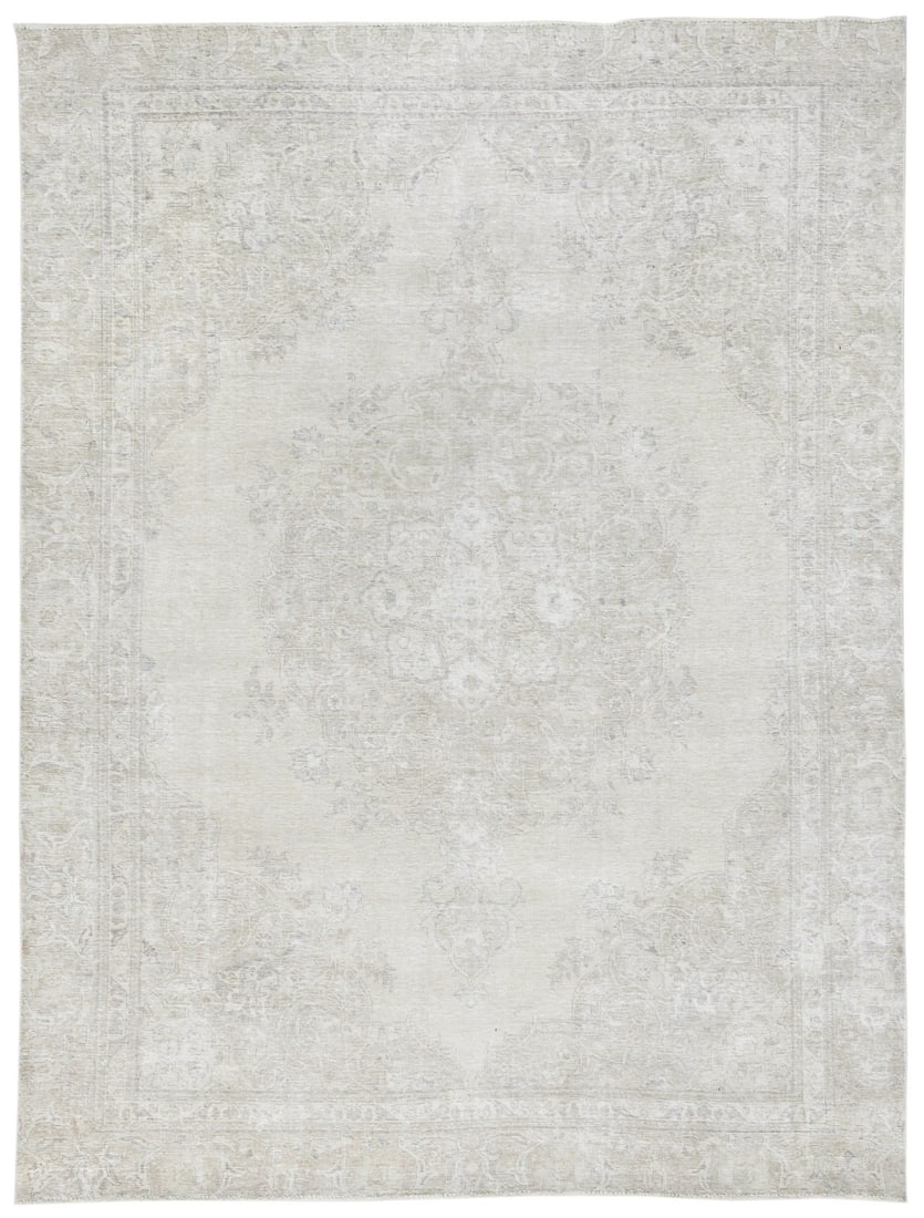 Vintage Oriental Rug Muted Distressed Floral Design Wool Carpet 8'3X10'9 Ft Hand-Knotted: Vintage Oriental Rug Muted Distressed Floral Design Wool Carpet 8'3X10'9 Ft Hand-Knotted Hand-knotted in wool, this vintage Oriental rug boasts a stunning muted floral design, woven with a traditional