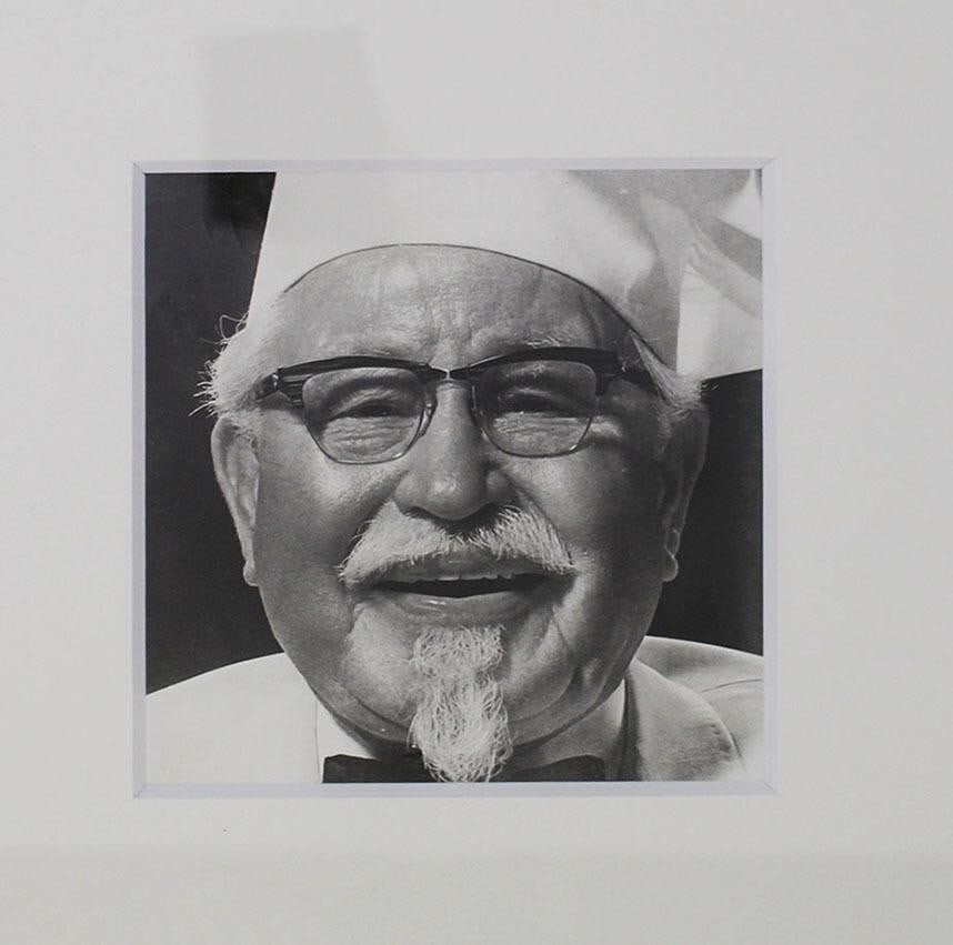 COLONEL HARLAN G. SANDERS Vintage Photo Gelatin Silver Print Minneapolis Tribune: COLONEL HARLAN G. SANDERS Vintage Photo Gelatin Silver Print Minneapolis Tribune Item Specifics: Artist: COLONEL HARLAN G. SANDERS Type: Print Size: Medium Signed: No Theme: Art Portrait Style: Realis