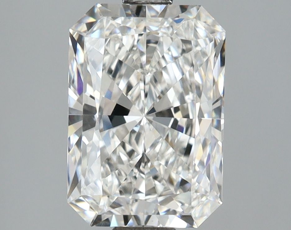IGI Radiant 2.57ct E VVS2 - Loose Lab Diamond: IGI Radiant 2.57ct E VVS2 - Loose Lab Diamond Item Specifics: Source: This Is A Real Diamond Grown In A Lab Not Mined. Carat: 2.57 Cut: - Color: E Clarity: VVS2 Polish: EX Symmetry: EX Measurements: 9
