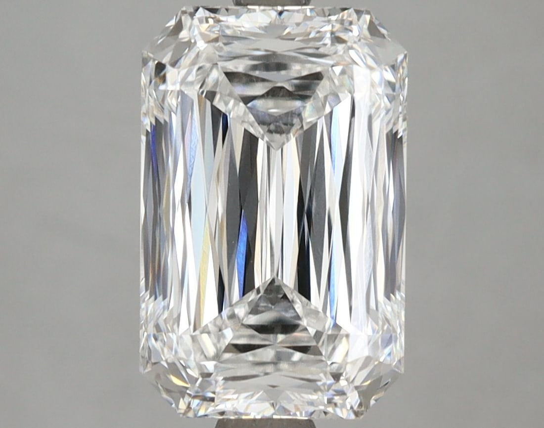 IGI Radiant 4.02ct E VVS1 - Loose Lab Diamond: IGI Radiant 4.02ct E VVS1 - Loose Lab Diamond Item Specifics: Source: This Is A Real Diamond Grown In A Lab Not Mined. Carat: 4.02 Cut: - Color: E Clarity: VVS1 Polish: EX Symmetry: EX Measurements: 1