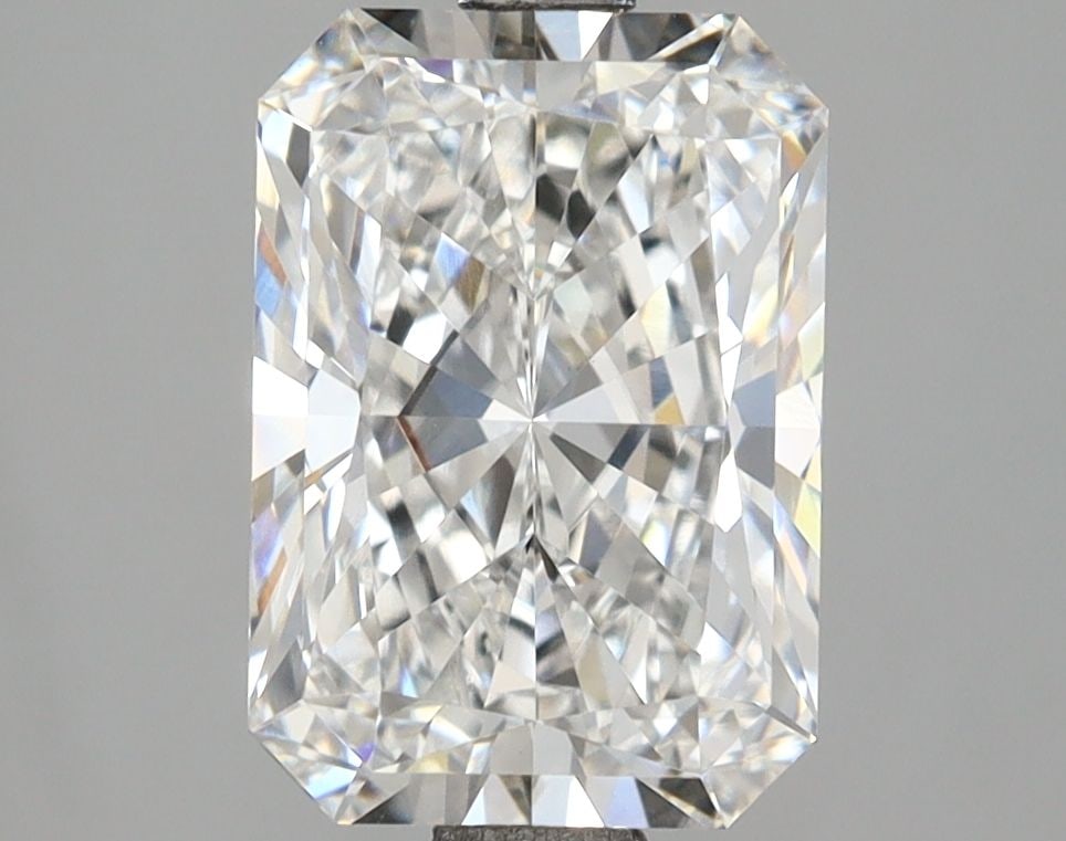 IGI Radiant 2.58ct E VVS2 - Loose Lab Diamond: IGI Radiant 2.58ct E VVS2 - Loose Lab Diamond Item Specifics: Source: This Is A Real Diamond Grown In A Lab Not Mined. Carat: 2.58 Cut: - Color: E Clarity: VVS2 Polish: EX Symmetry: EX Measurements: