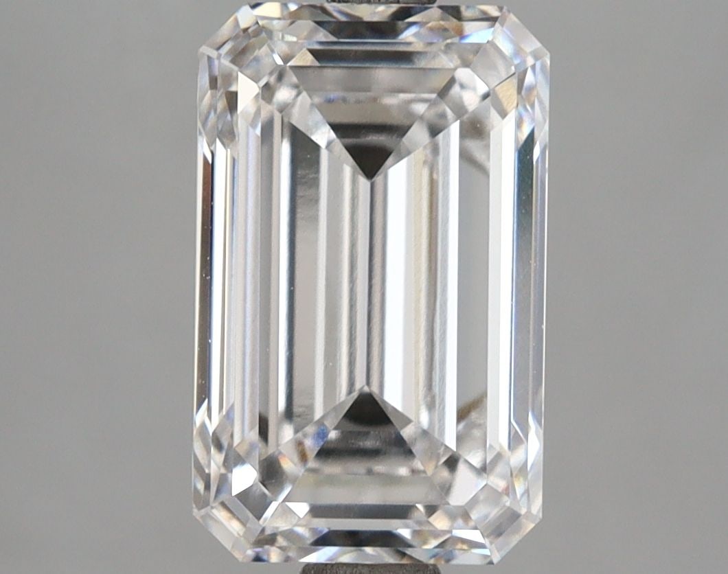 IGI Emerald 4.02ct E VVS1 - Loose Lab Diamond: IGI Emerald 4.02ct E VVS1 - Loose Lab Diamond Item Specifics: Source: This Is A Real Diamond Grown In A Lab Not Mined. Carat: 4.02 Cut: - Color: E Clarity: VVS1 Polish: EX Symmetry: EX Measurements: 1
