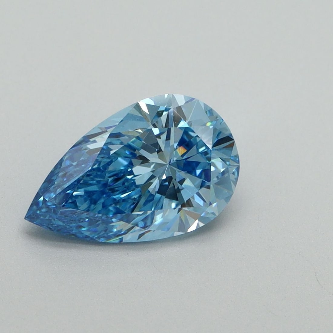 IGI Pear 1.55ct Fancy Vivid Blue VVS2 - Loose Lab Diamond: IGI Pear 1.55ct Fancy Vivid Blue VVS2 - Loose Lab Diamond Item Specifics: Source: This Is A Real Diamond Grown In A Lab Not Mined. Carat: 1.55 Cut: - Color: Fancy Vivid Blue Clarity: VVS2 Polish: EX