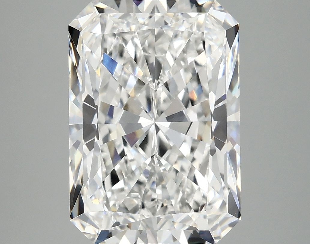 IGI Radiant 5.09ct E VVS2 - Loose Lab Diamond: IGI Radiant 5.09ct E VVS2 - Loose Lab Diamond Item Specifics: Source: This Is A Real Diamond Grown In A Lab Not Mined. Carat: 5.09 Cut: - Color: E Clarity: VVS2 Polish: EX Symmetry: EX Measurements: 1