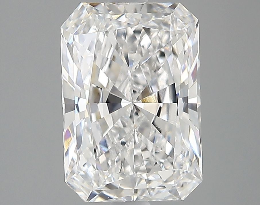 IGI Radiant 2.07ct E VVS2 - Loose Lab Diamond: IGI Radiant 2.07ct E VVS2 - Loose Lab Diamond Item Specifics: Source: This Is A Real Diamond Grown In A Lab Not Mined. Carat: 2.07 Cut: - Color: E Clarity: VVS2 Polish: VG Symmetry: VG Measurements: 9