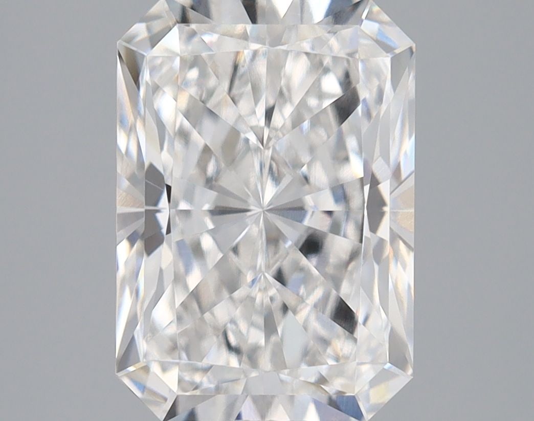 GIA Radiant 1.81ct E VVS2 - Loose Lab Diamond: GIA Radiant 1.81ct E VVS2 - Loose Lab Diamond Item Specifics: Source: This Is A Real Diamond Grown In A Lab Not Mined. Carat: 1.81 Cut: - Color: E Clarity: VVS2 Polish: EX Symmetry: EX Measurements: 8