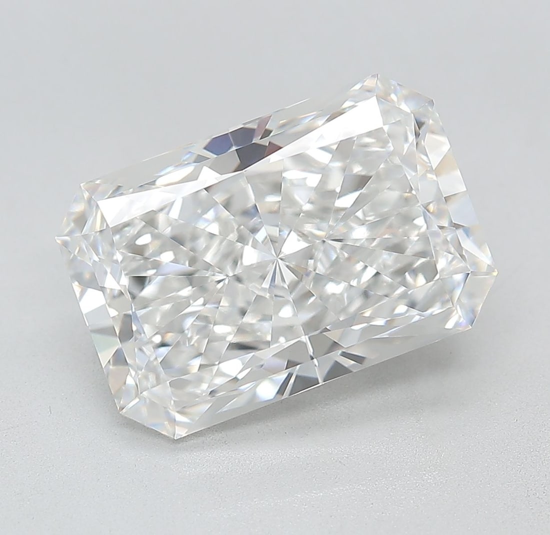 IGI Radiant 5.94ct E VVS2 - Loose Lab Diamond: IGI Radiant 5.94ct E VVS2 - Loose Lab Diamond Item Specifics: Source: This Is A Real Diamond Grown In A Lab Not Mined. Carat: 5.94 Cut: - Color: E Clarity: VVS2 Polish: EX Symmetry: EX Measurements: