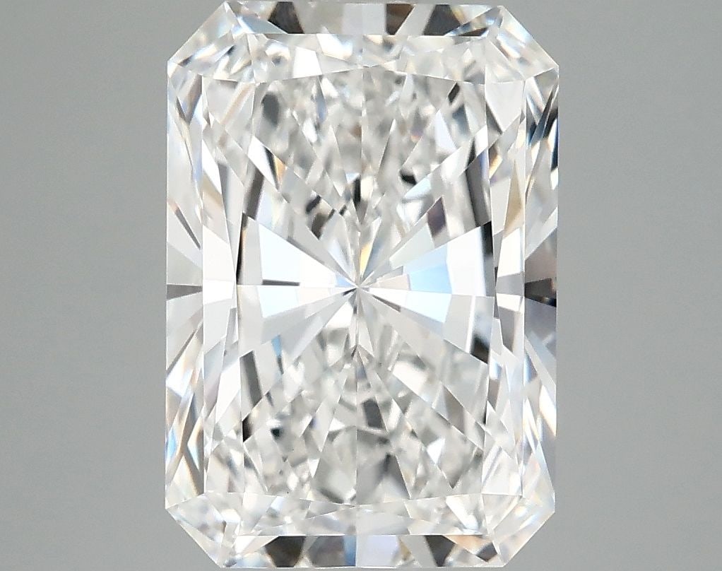 IGI Radiant 4.89ct E VVS2 - Loose Lab Diamond: IGI Radiant 4.89ct E VVS2 - Loose Lab Diamond Item Specifics: Source: This Is A Real Diamond Grown In A Lab Not Mined. Carat: 4.89 Cut: - Color: E Clarity: VVS2 Polish: EX Symmetry: EX Measurements: 1