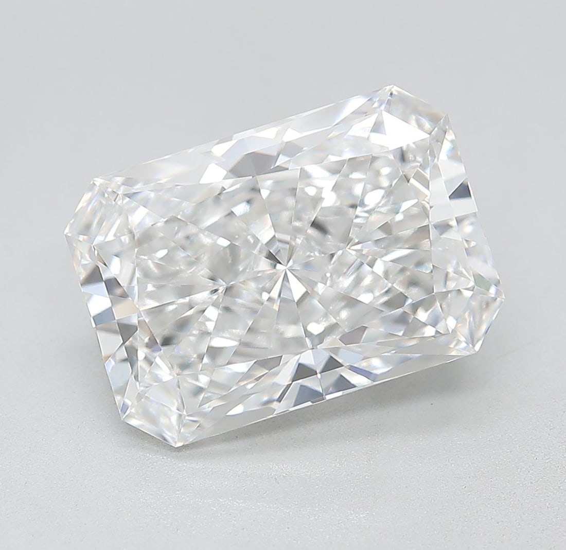 IGI Radiant 5.85ct E VVS2 - Loose Lab Diamond: IGI Radiant 5.85ct E VVS2 - Loose Lab Diamond Item Specifics: Source: This Is A Real Diamond Grown In A Lab Not Mined. Carat: 5.85 Cut: - Color: E Clarity: VVS2 Polish: EX Symmetry: EX Measurements: 1