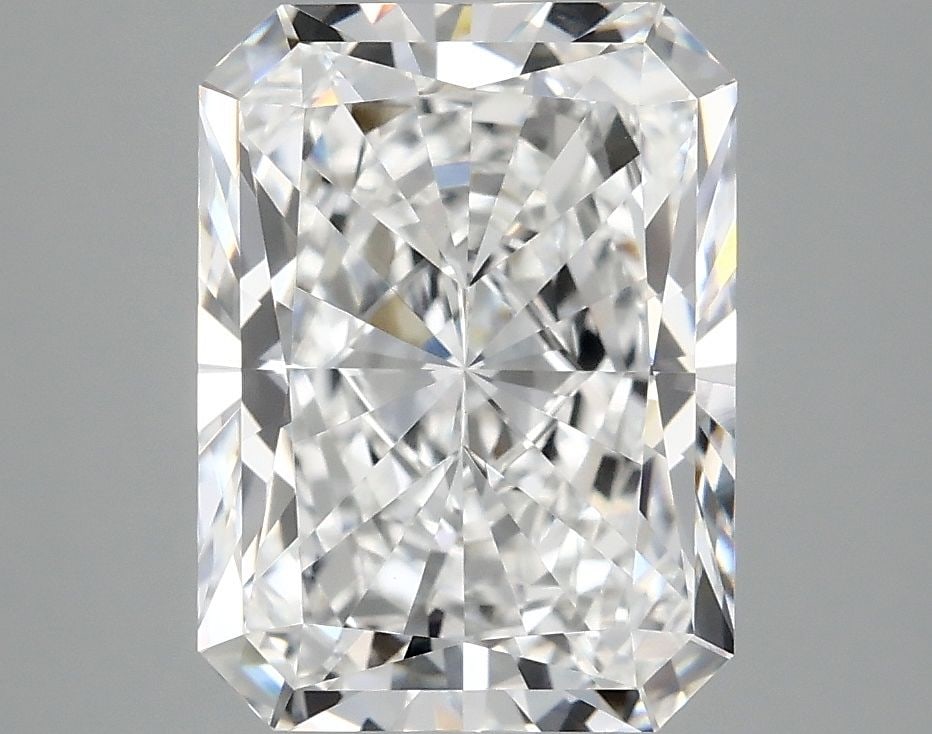 IGI Radiant 3.95ct E VVS2 - Loose Lab Diamond: IGI Radiant 3.95ct E VVS2 - Loose Lab Diamond Item Specifics: Source: This Is A Real Diamond Grown In A Lab Not Mined. Carat: 3.95 Cut: - Color: E Clarity: VVS2 Polish: EX Symmetry: EX Measurements: 1