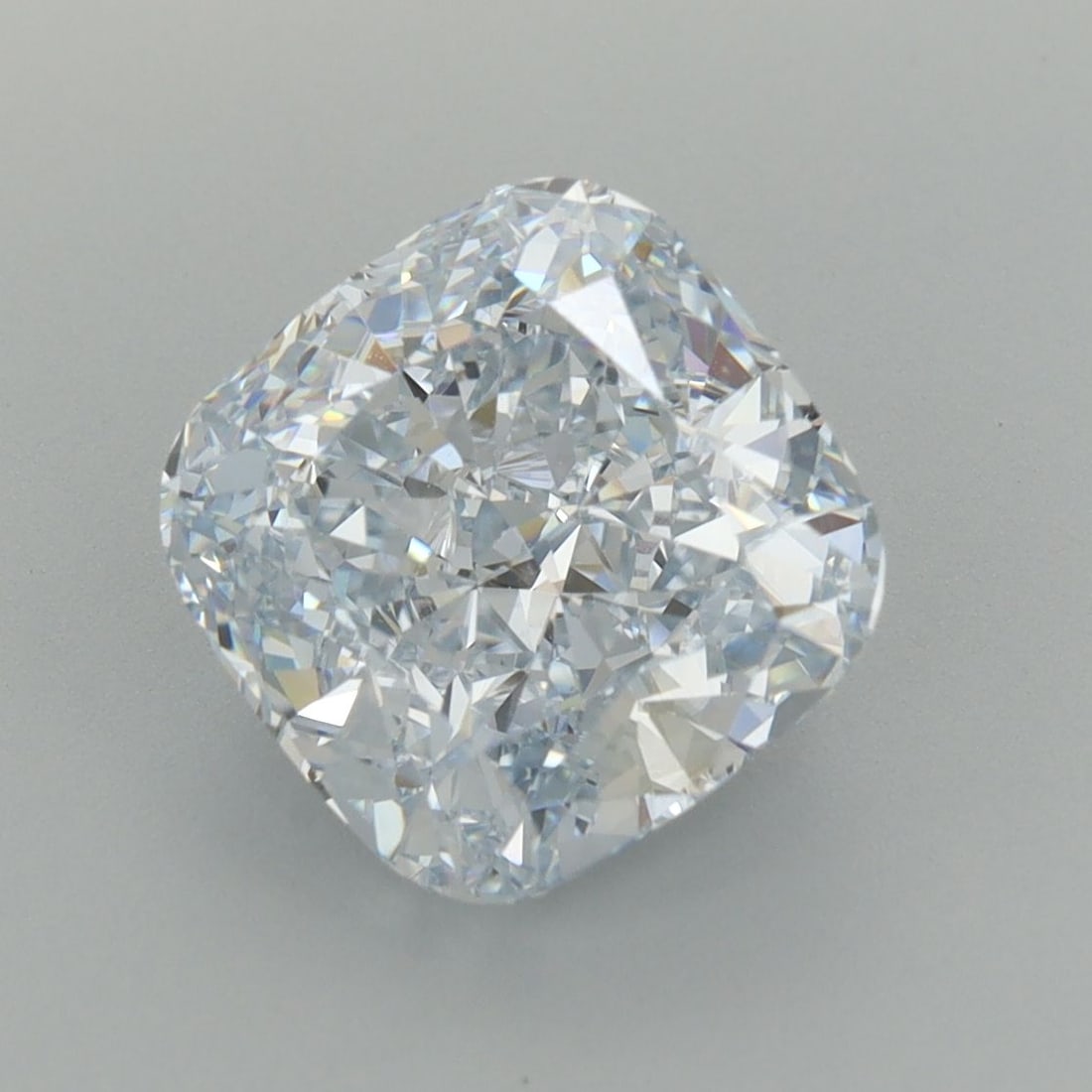 IGI Cushion Modified 3.56ct Fancy Light Blue VVS1 - Loose Lab Diamond: IGI Cushion Modified 3.56ct Fancy Light Blue VVS1 - Loose Lab Diamond Item Specifics: Source: This Is A Real Diamond Grown In A Lab Not Mined. Carat: 3.56 Cut: - Color: Fancy Light Blue Clarity: VVS1 