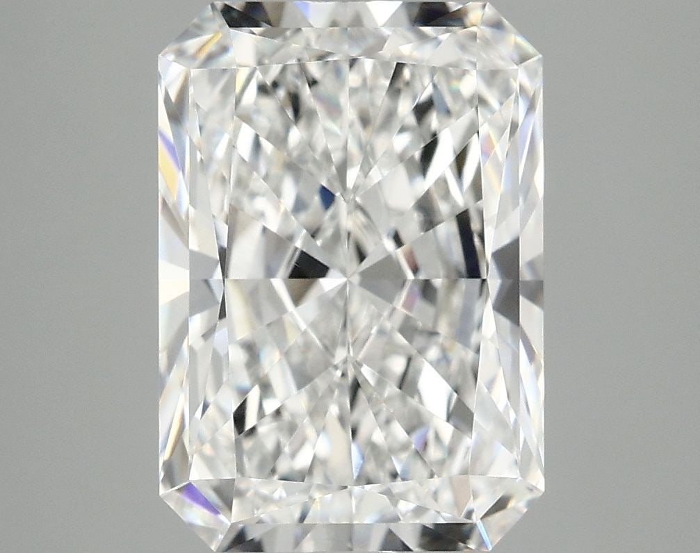 IGI Radiant 4.05ct E VVS2 - Loose Lab Diamond: IGI Radiant 4.05ct E VVS2 - Loose Lab Diamond Item Specifics: Source: This Is A Real Diamond Grown In A Lab Not Mined. Carat: 4.05 Cut: - Color: E Clarity: VVS2 Polish: EX Symmetry: EX Measurements: 1