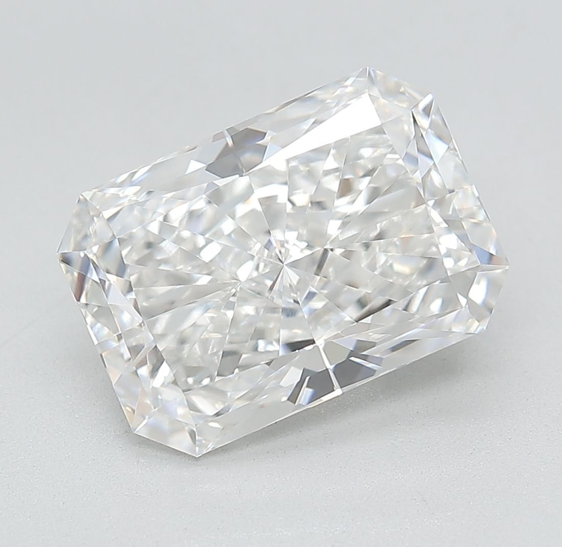 IGI Radiant 4.63ct E VVS2 - Loose Lab Diamond: IGI Radiant 4.63ct E VVS2 - Loose Lab Diamond Item Specifics: Source: This Is A Real Diamond Grown In A Lab Not Mined. Carat: 4.63 Cut: - Color: E Clarity: VVS2 Polish: EX Symmetry: EX Measurements: 1
