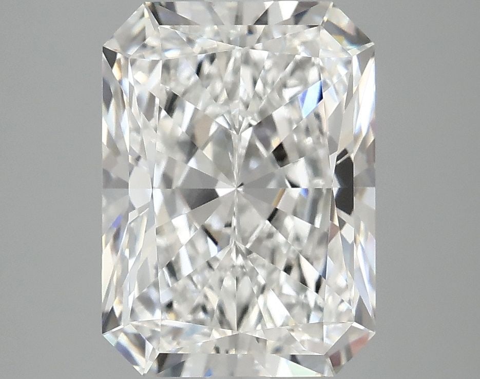 IGI Radiant 3.89ct E VVS2 - Loose Lab Diamond: IGI Radiant 3.89ct E VVS2 - Loose Lab Diamond Item Specifics: Source: This Is A Real Diamond Grown In A Lab Not Mined. Carat: 3.89 Cut: - Color: E Clarity: VVS2 Polish: EX Symmetry: EX Measurements: 1