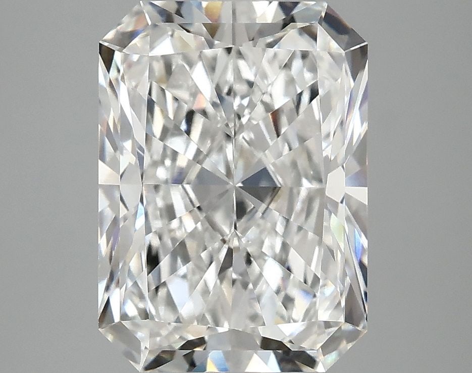 IGI Radiant 3.94ct E VVS2 - Loose Lab Diamond: IGI Radiant 3.94ct E VVS2 - Loose Lab Diamond Item Specifics: Source: This Is A Real Diamond Grown In A Lab Not Mined. Carat: 3.94 Cut: - Color: E Clarity: VVS2 Polish: EX Symmetry: EX Measurements: 1