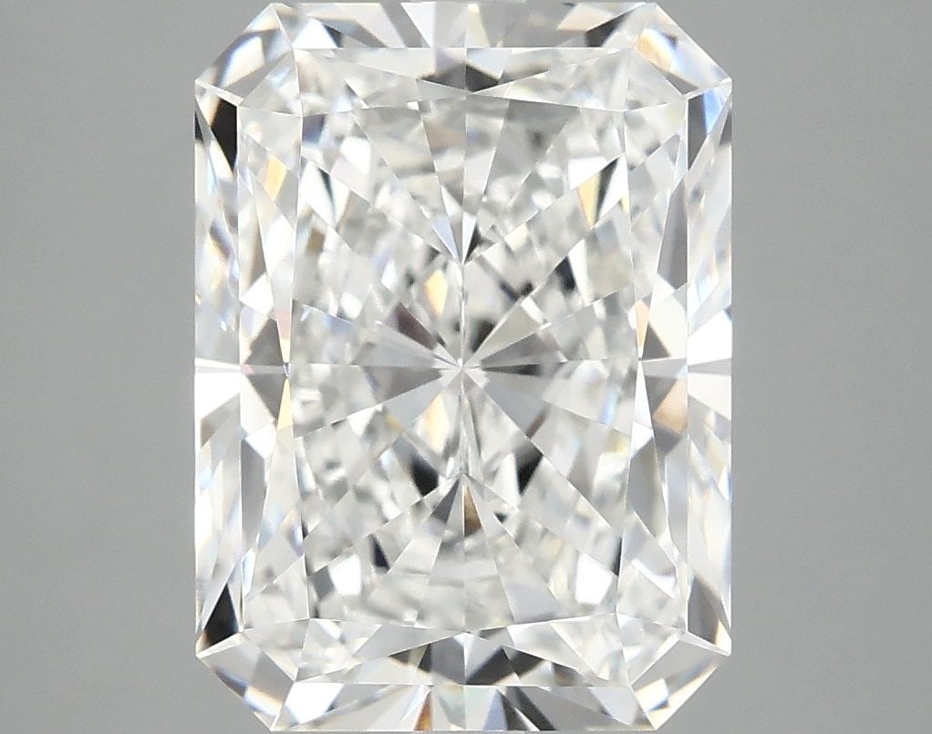 IGI Radiant 4.99ct E VVS2 - Loose Lab Diamond: IGI Radiant 4.99ct E VVS2 - Loose Lab Diamond Item Specifics: Source: This Is A Real Diamond Grown In A Lab Not Mined. Carat: 4.99 Cut: - Color: E Clarity: VVS2 Polish: EX Symmetry: EX Measurements: