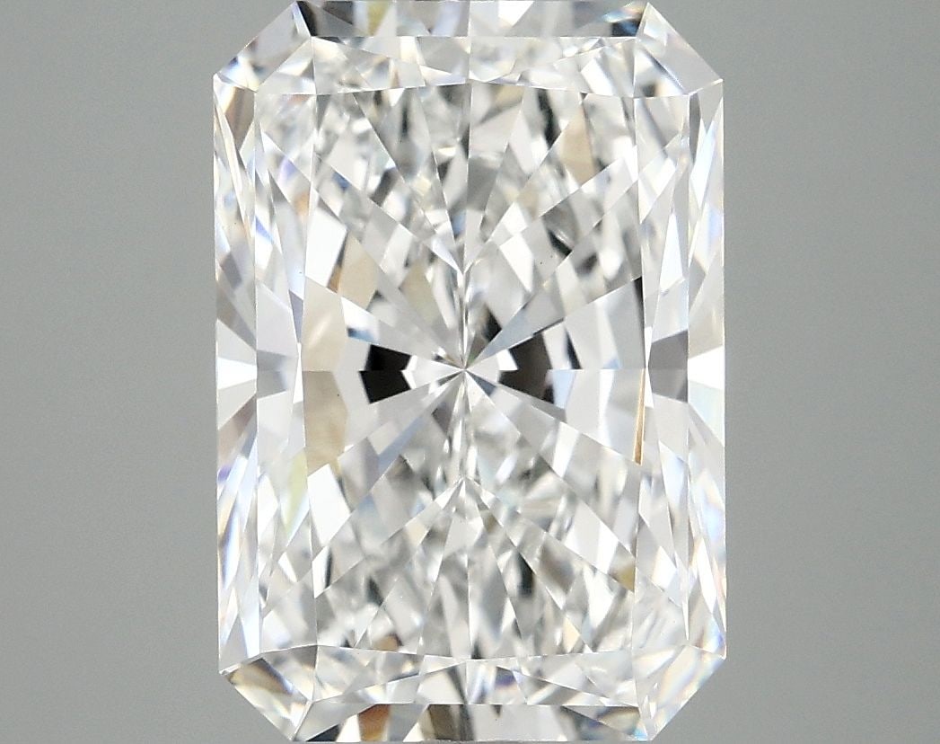 IGI Radiant 4.99ct E VVS2 - Loose Lab Diamond: IGI Radiant 4.99ct E VVS2 - Loose Lab Diamond Item Specifics: Source: This Is A Real Diamond Grown In A Lab Not Mined. Carat: 4.99 Cut: - Color: E Clarity: VVS2 Polish: EX Symmetry: EX Measurements: 1