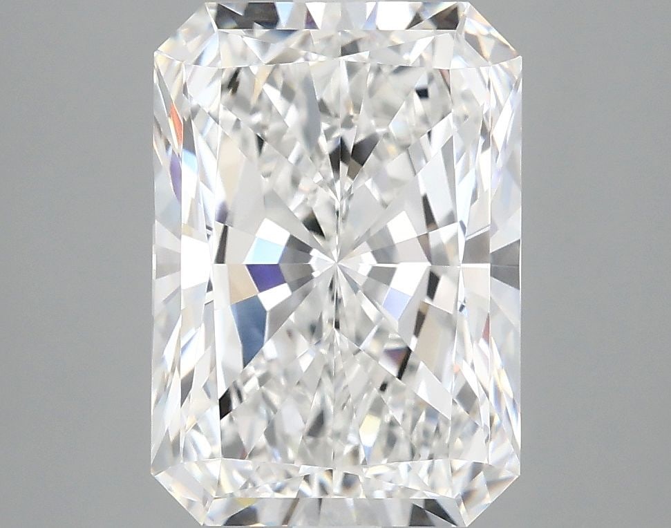 IGI Radiant 3.97ct E VVS2 - Loose Lab Diamond: IGI Radiant 3.97ct E VVS2 - Loose Lab Diamond Item Specifics: Source: This Is A Real Diamond Grown In A Lab Not Mined. Carat: 3.97 Cut: - Color: E Clarity: VVS2 Polish: EX Symmetry: EX Measurements: 1